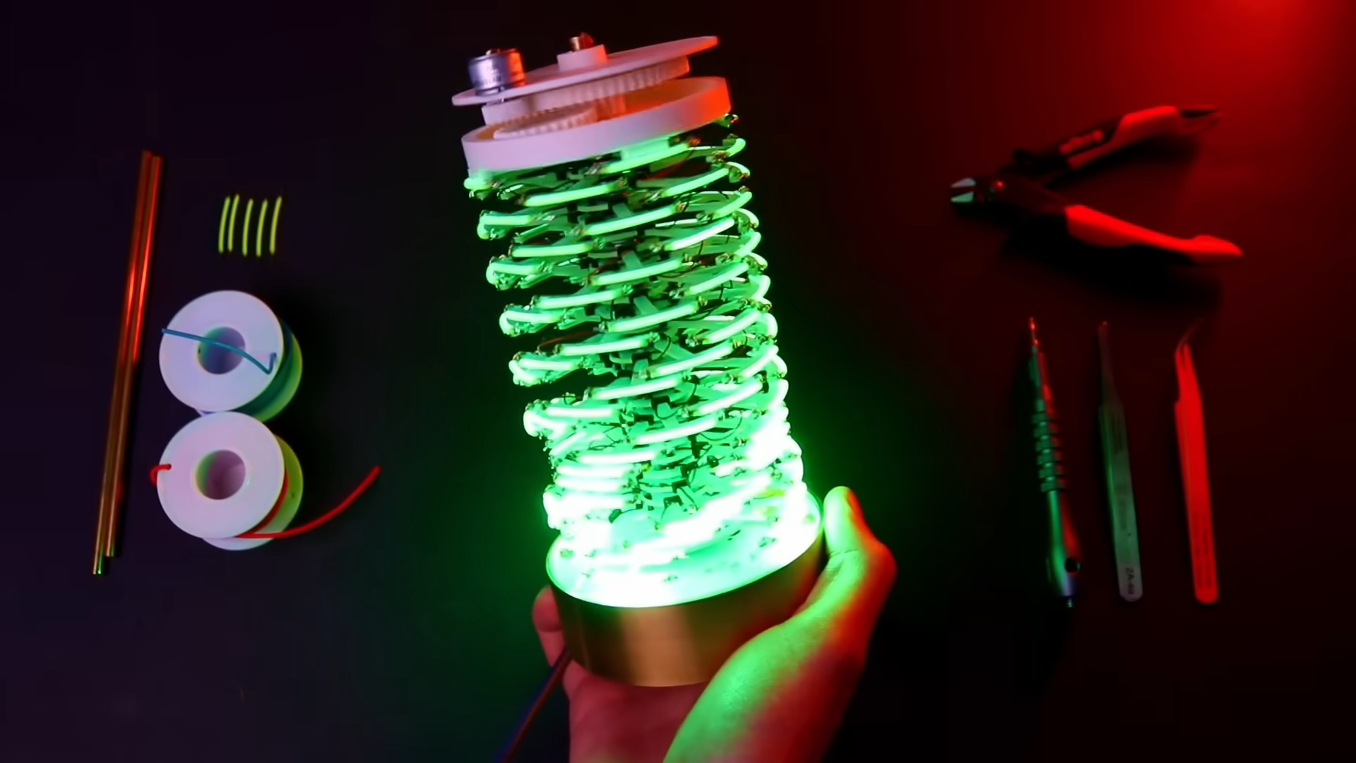 Transforming Lamp Built With LED Filaments