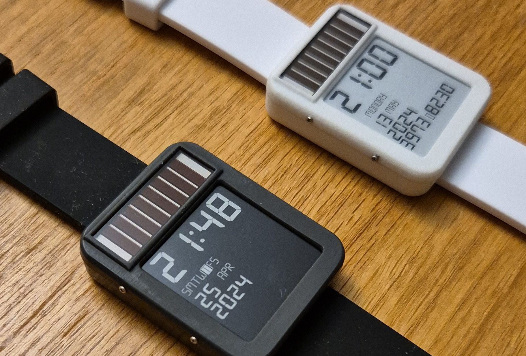 LightInk  a Solar Powered ESP32 Smartwatch