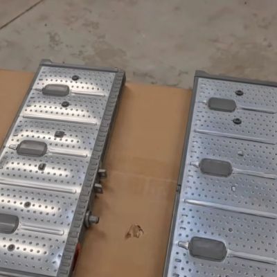 Old versus new Prius NiMH module. (Credit: HubNut, YouTube)