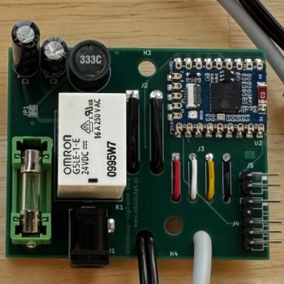 Now with more custom PCB. (Credit: Tomasz Wasilczyk)