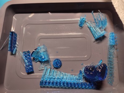 Happy gooey resin parts. (Credit: Maya Posch)
