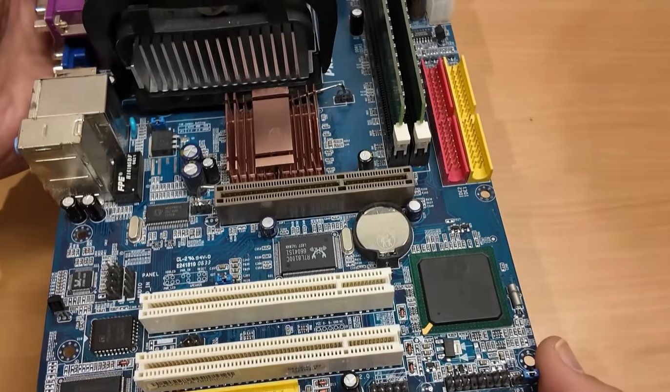 Counterfeit Retro Mainboards with Fake AGP Slots Are a Thing