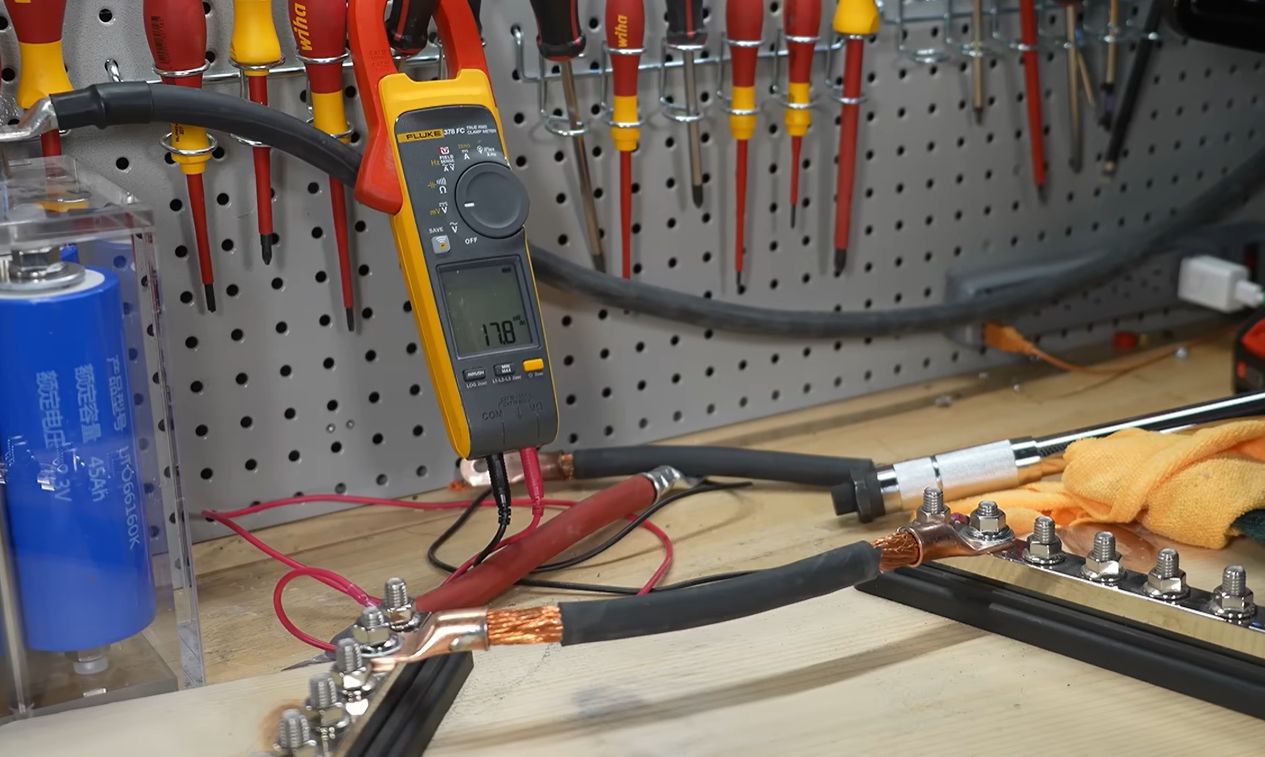 Settling The Debate On Soldered Versus Crimped High-Current Connectors | Hackaday