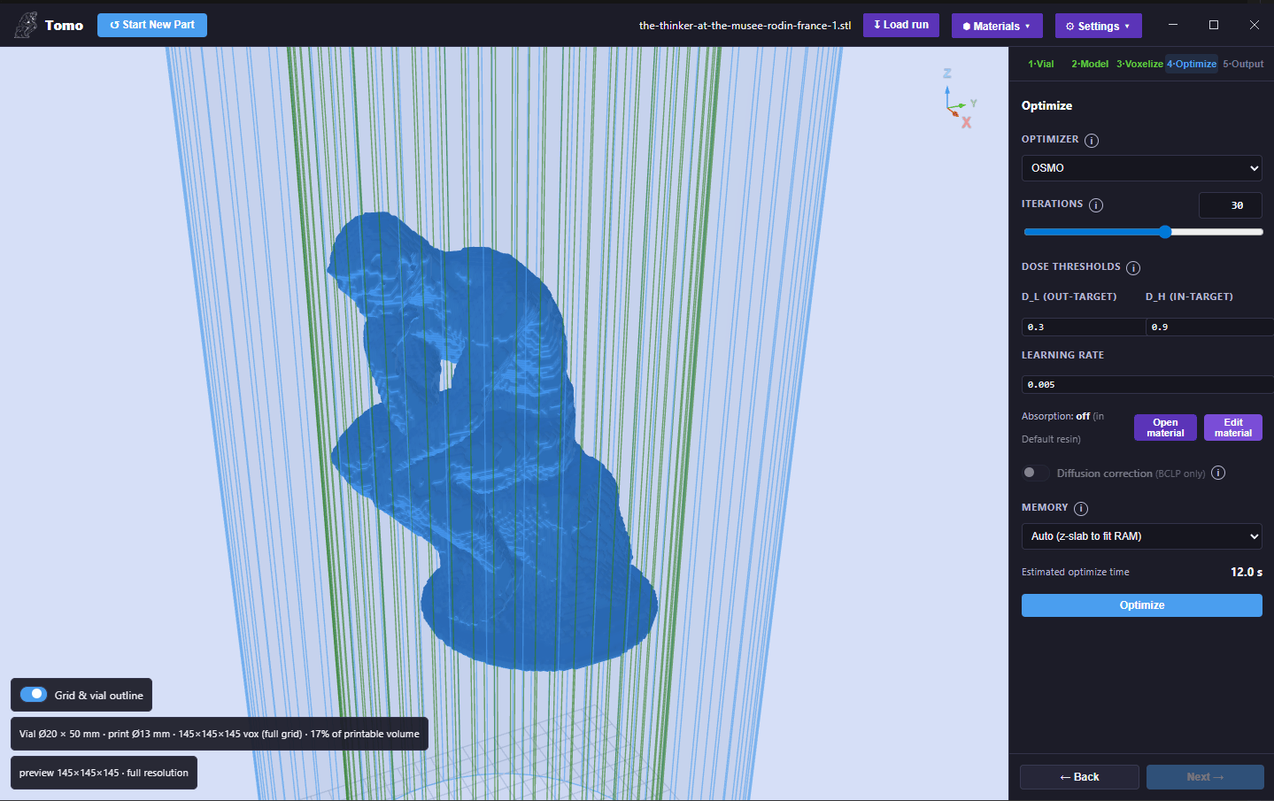 El modelo Thinker preparandose en Tomo