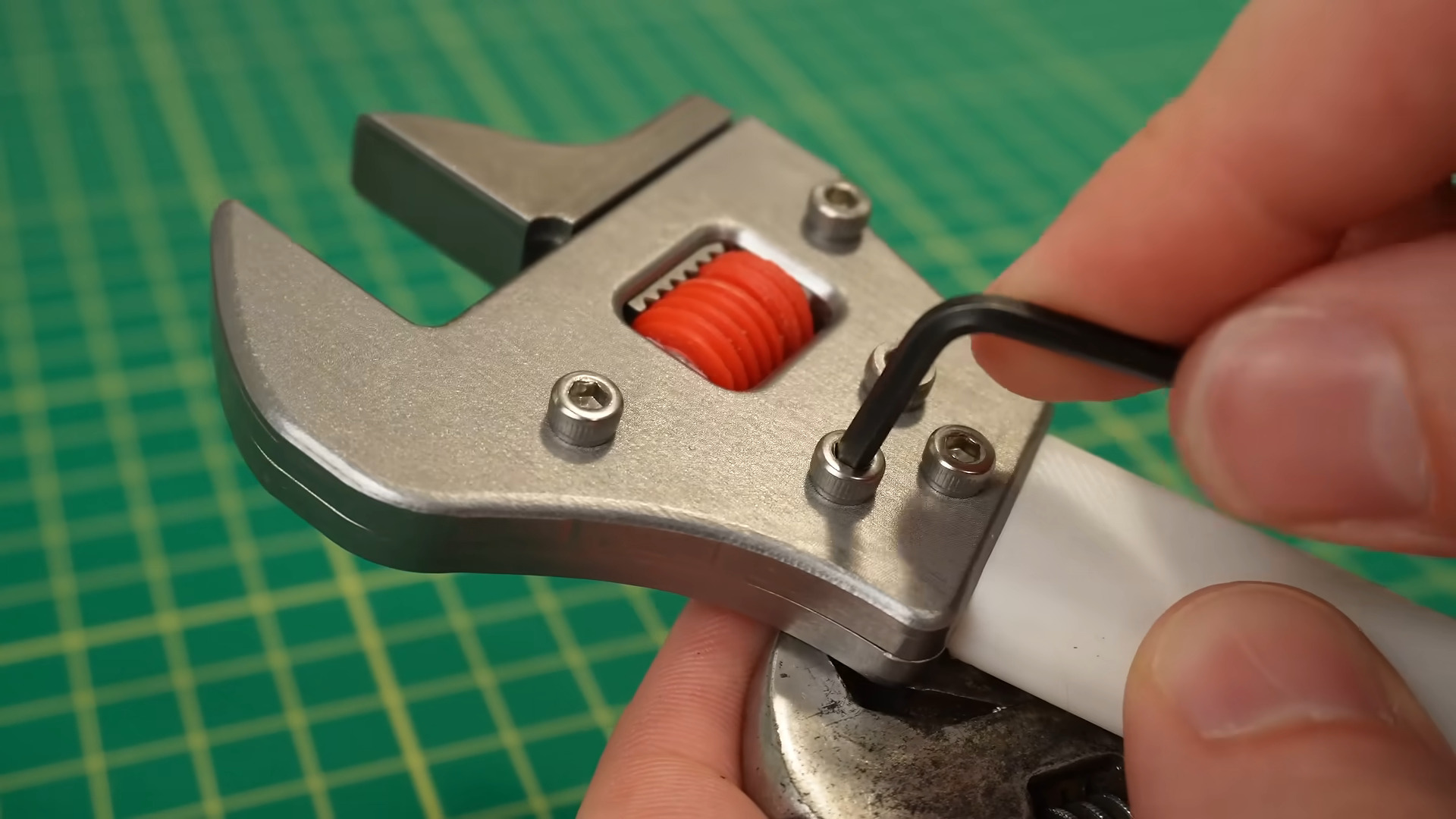 CNC d  CNC-inspired Adjustable Wrench Won t Round Your Bolts