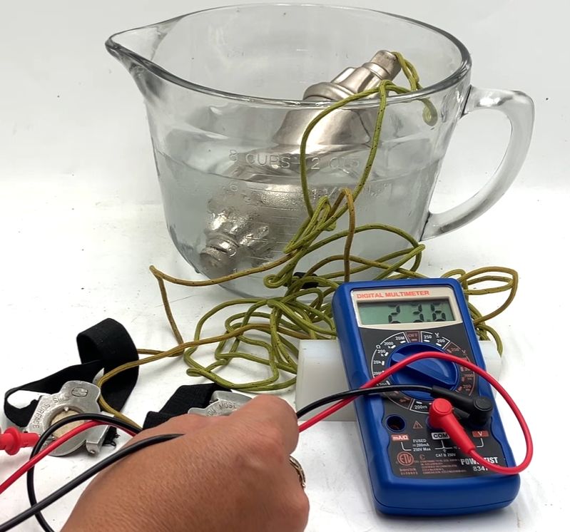 It's a thermoelectric generator. Sort of. (Credit: Our Own Devices, YouTube)