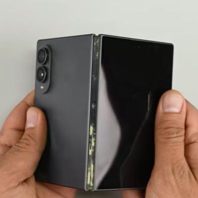 The foldable phone after a dusty encounter. (Credit: iFixit, YouTube)