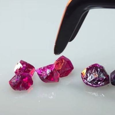 These rubies may be small, but are very shiny. (Credit: Gems of Science, YouTube)