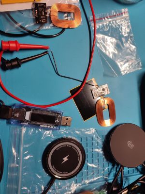 ชุดทดลอง Qi transmitter และ receiver สำหรับส่งพลังงานแบบไร้สาย