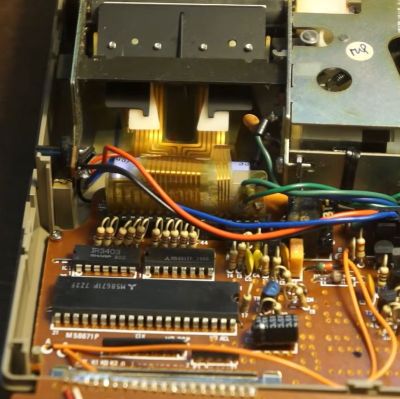 Insides of the Sears 12 calculator. (Credit: Danalog, YouTube)