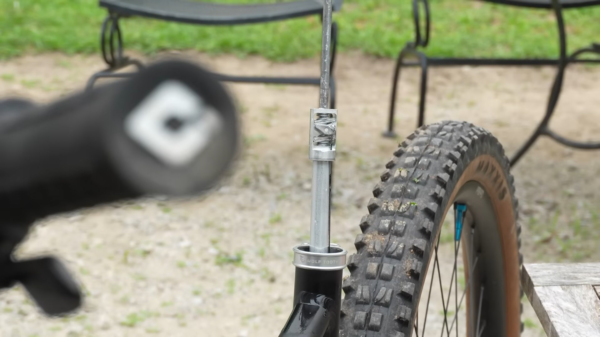 Building a bicycle dropper seat post