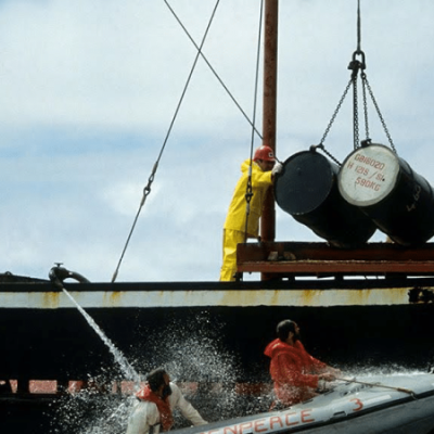 Dumping of the barrels into the Atlantic. (Credit: Greenpeace, Pierre Gleizes)